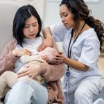 Breastfeeding and formula feeding comparison for babies.